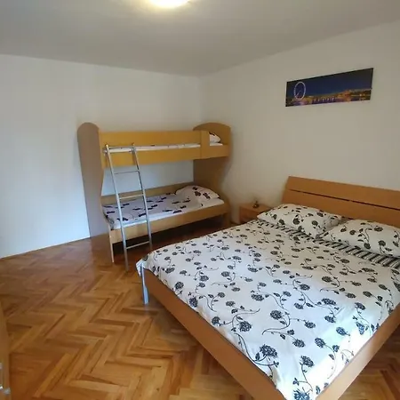 Ariana Apartment *